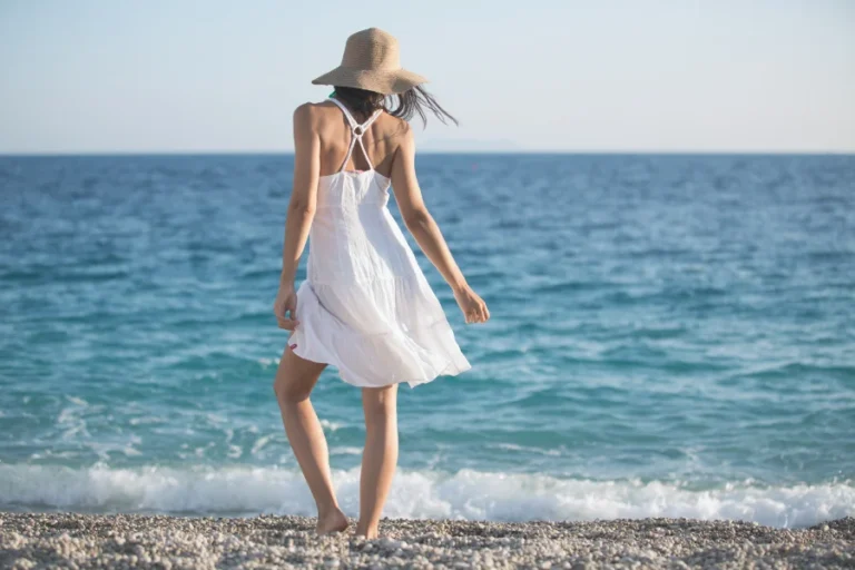 Comfort en stijl: kledingtips voor een strandvakantie